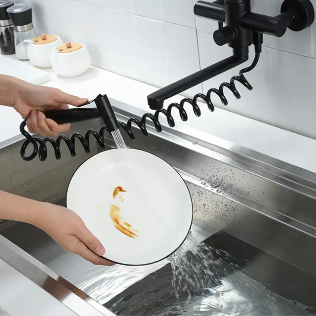 Robinet cuisine mural avec douchette extractible en laiton
